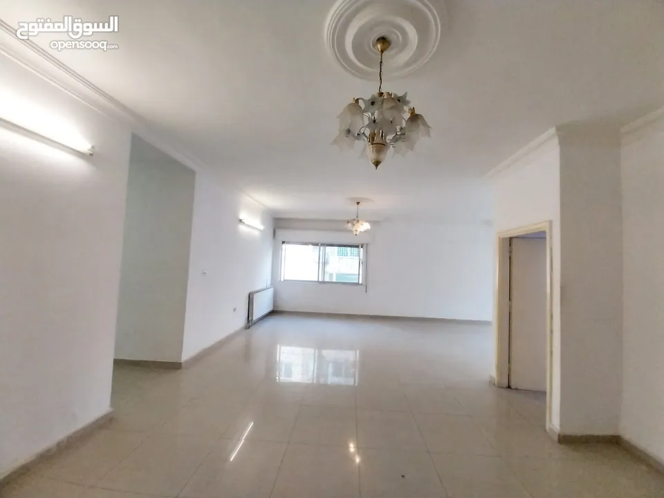 شقه طابق ثاني بمساحه 210 م للبيع في الصويفيه ( Property ID : 31140 )