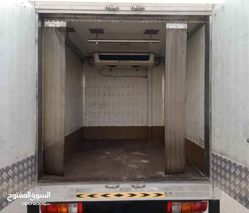 Toyota Hilux V4 2.7L(Meat fridge) Model2014