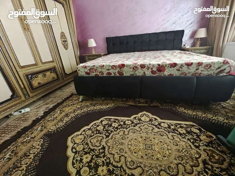 غرفه نوم حديثه بحاله ممتازه