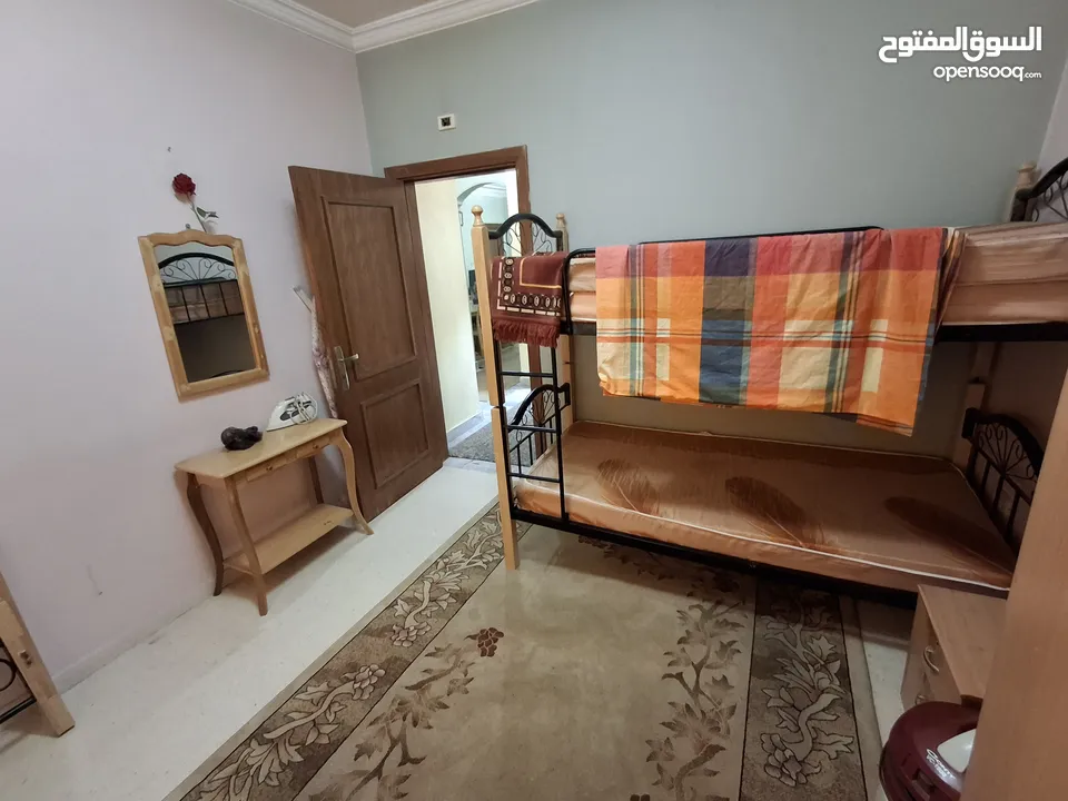 عفش بيت كامل بحالة جيّدة جدا للبيع