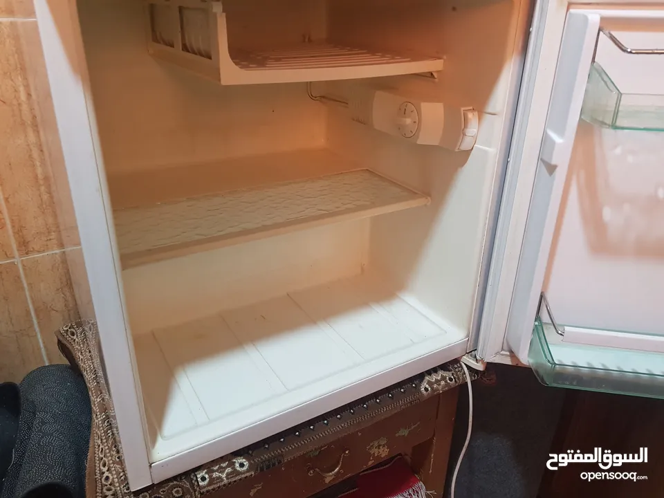 ثلاجة مكتب او غرفة نوم للببع