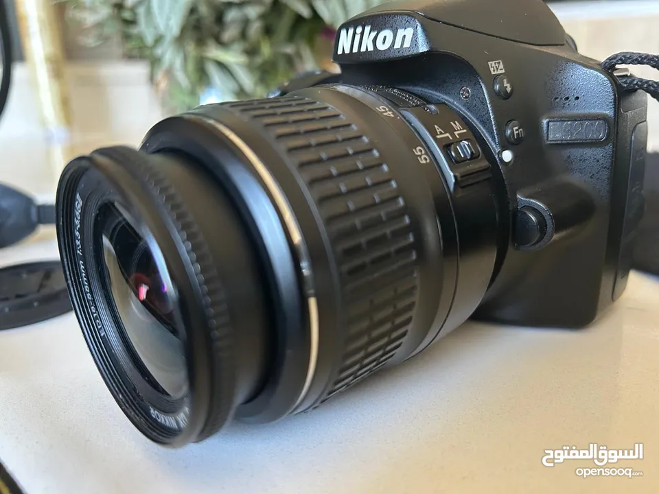NIKON D3200 DSLR CAMERA ORIGINAL LENS LIGHT USED LIKE NEW