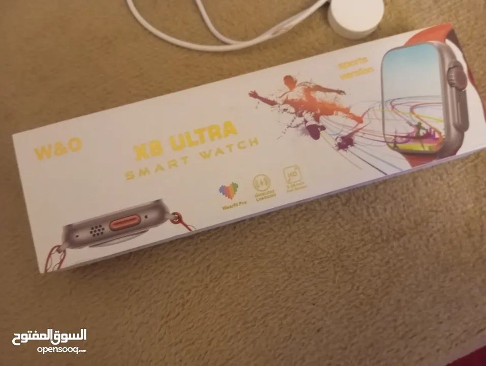 ساعة x8 ultra smart watch بحالة ممتازة جدا مع 7 كساتك