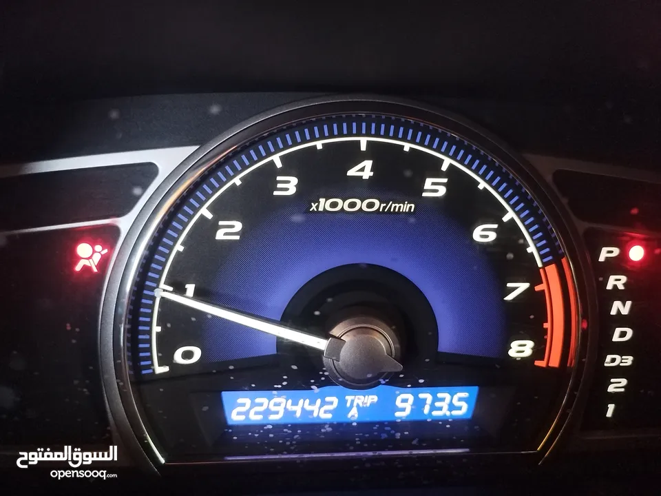 هوندا سيفيك 2006 بنزين للبيع في عمان 2006 Honda Civic V-Tech 1.8 L for Sale in Amman