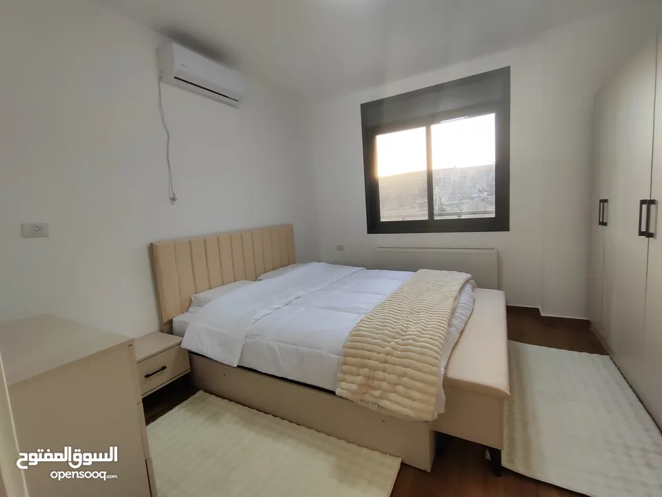 شقة مع حديققققة فخمه جديده مفروشة للإيجار في عين منجد