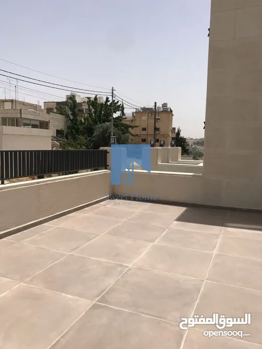 شقة أرضية فاخرة للبيع في الكرسي - خلف إدارة السير 165م مع ترس 30م تشطيب سوبر ديلوكس لم تسكن