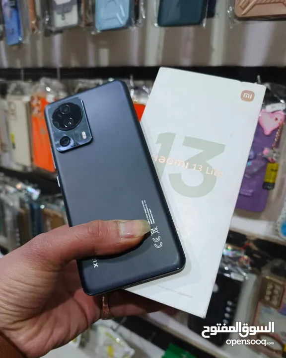 مستعمل اخو الجديد شاومي 13 leit 5G رام 16 جيجا 256 أغراضة والكرتونه الأصلية متوفر توصيل