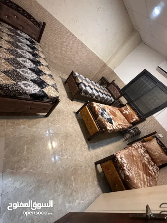 شقة مفروشة للإيجار قريبة من المعابر والجامعات والأماكن التجارية