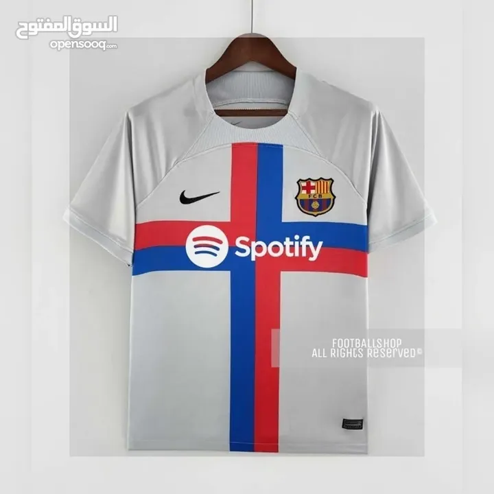 مجسمات ملاعب كرة قدم تيشرتات كرة قدم