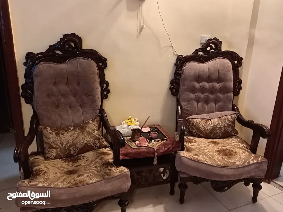 طقم كنب بحالة جيدة