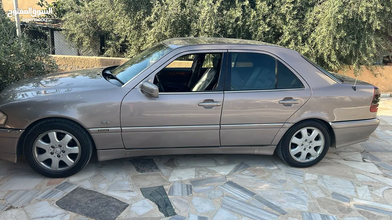 مرسيدس c200