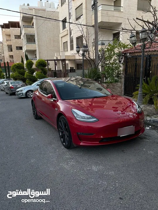 تيسلا 2020 بيرفورمنس Dual Motor اعلى موديل فحص كامل B+ لون خمري مميز استعمال شخصي