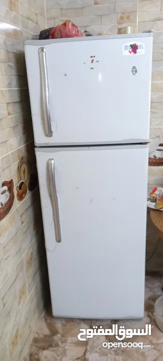 تلاجة بحالة ممتازة
