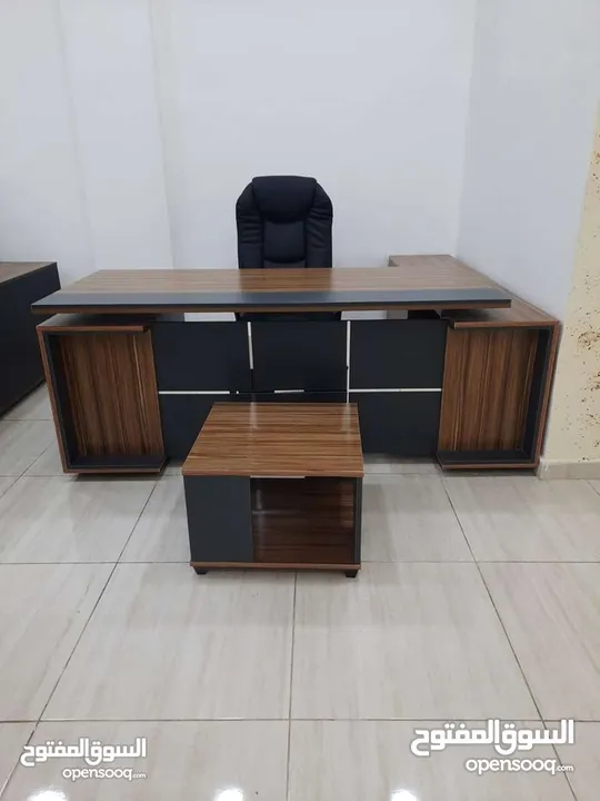 مكتب مدير مع جانبية وادراج مع طاولة وسط هدية  متوفر بعدة الوان حسب الطلب