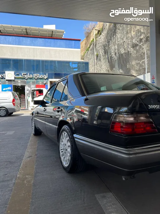 مرسيدس 300SEL