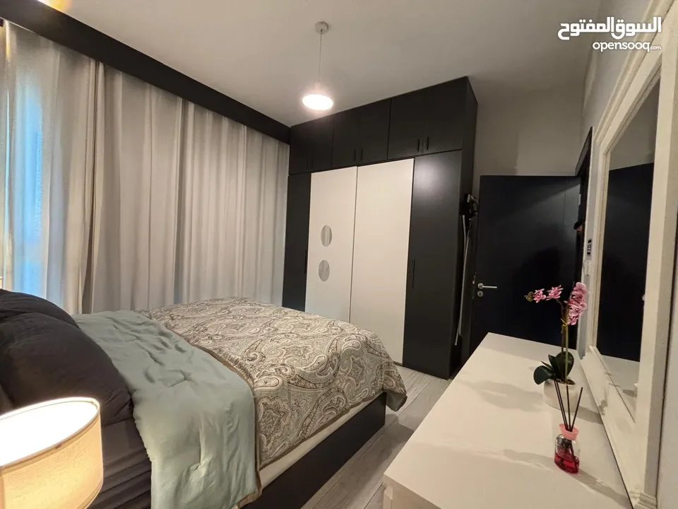 Luxury One-Bedroom Apartment For Rent ( Property 42272 )-174510811