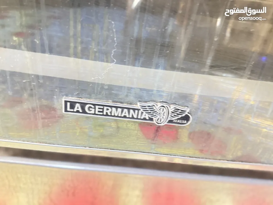 طباخ ماركة la germania خمس عيون بحاله ممتازه وفرن شغال