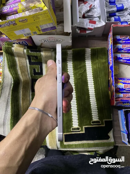 ايفون 14 بلس للبيع او البدل