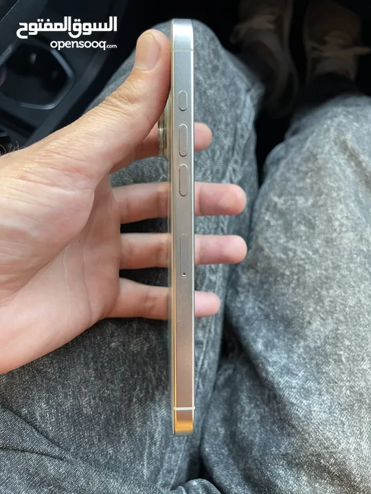 اقرا الوصف التواصل واتس اب Iphone 16 pro max