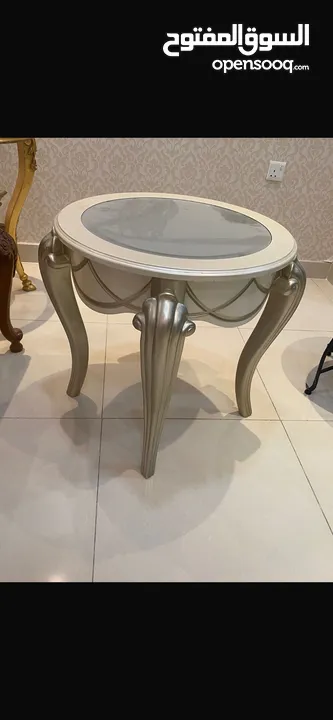 للبيع مجموعة طاولات