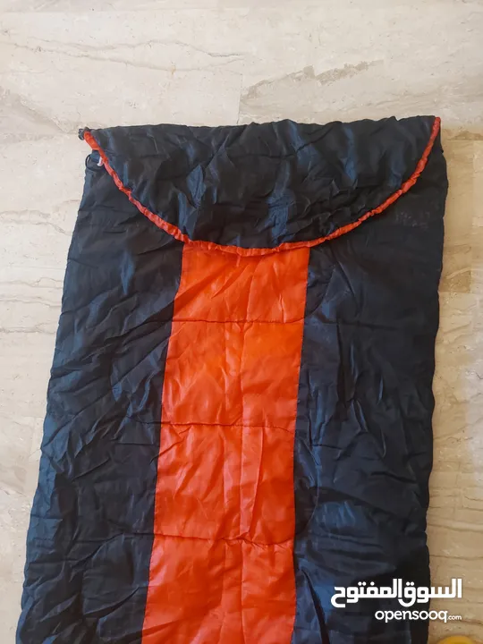 للتخيبم sleeping bag وارد اميركا مستعمل بحالة ممتازة ماركة ARMY NAVY قياس 75سم×180سم+30سم مع شنتة