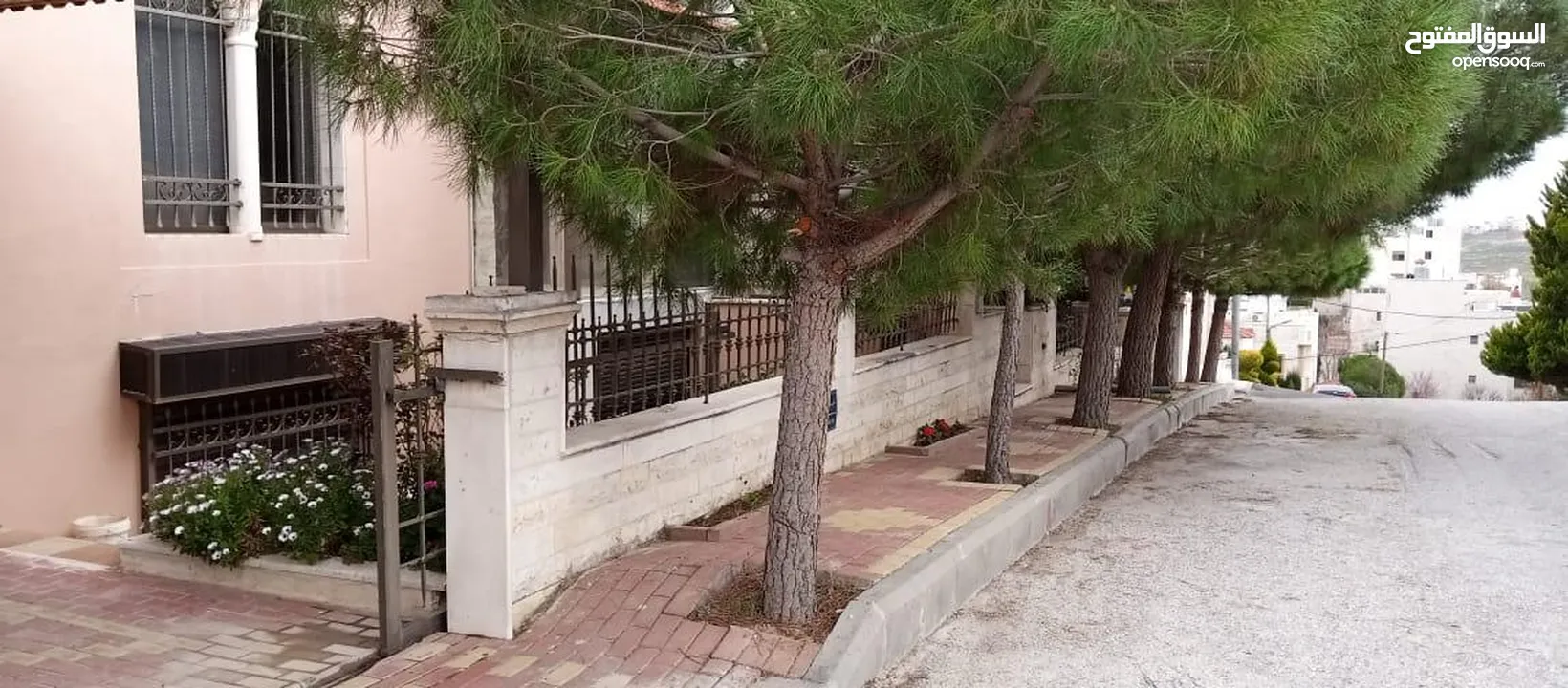 فيلا دوبلكس للبيع بعد دوار المغناطيس قرب الكلية العلمية الاسلامية