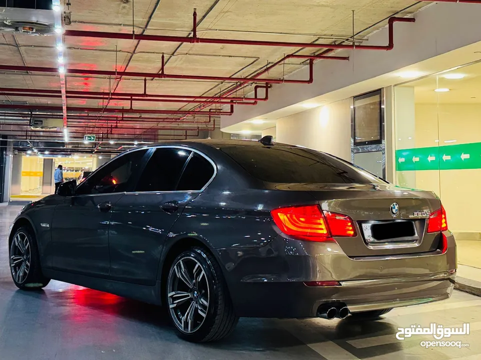 ‏‎سيارة BMW520i F10 لون نحاسي ميتالك فل الفل 2013 وارد الشركه تب نظافه