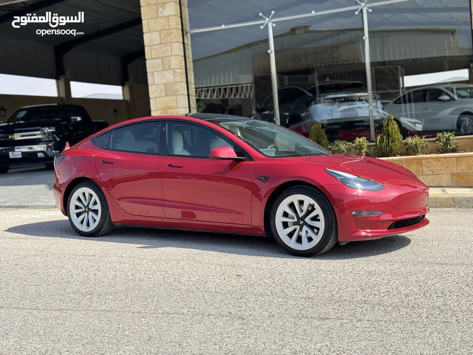 تسلا MODEl مج 3 موديل 2021 ستاندر بلس خمري داخل ابيض بحالة الوكاله فحص كامل حرره