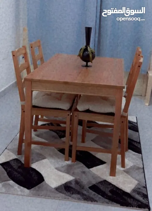 طاولة سفرة + اربع كراسي  dining table+4 cahirs