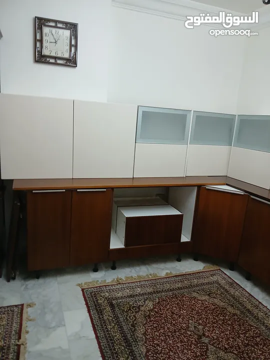 مطبخ خشب جوايكو مميز بحالة الوكالة عبارة عن 3 واجهات للبيع بالسعر مميز جدا