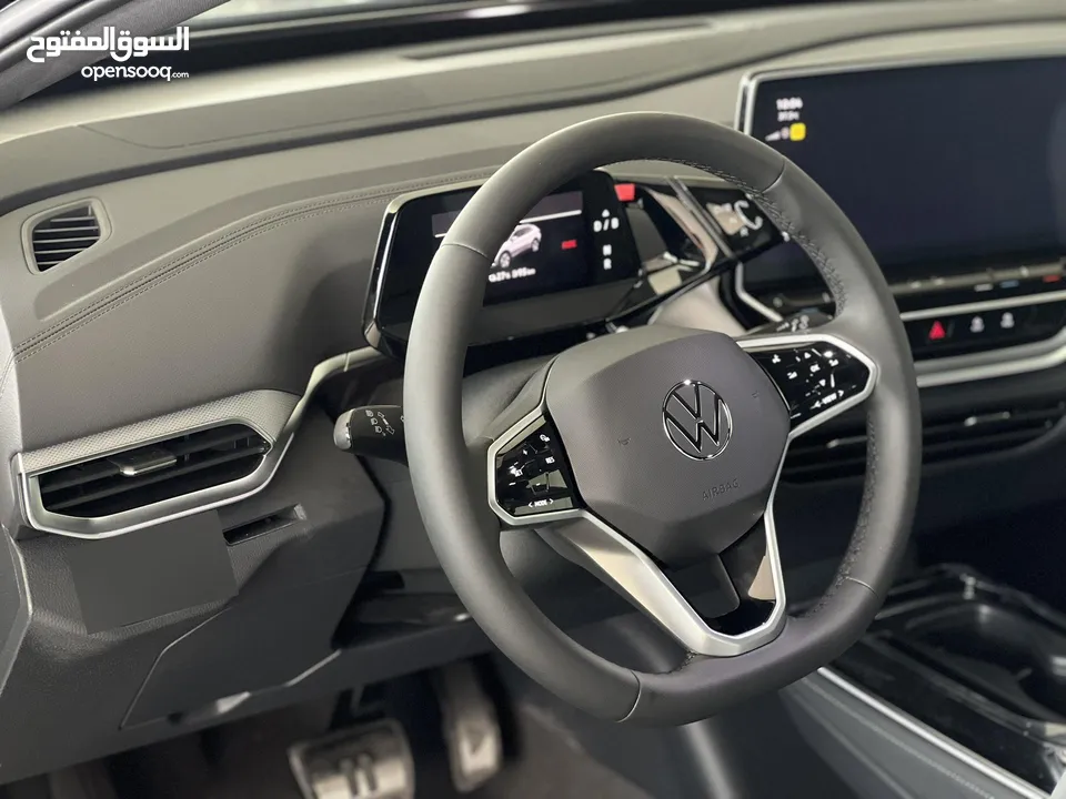 VW ID4 CROZZ PRO 2024 PIANO BLACK أبيضّ لؤلؤي