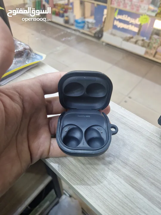 سماعة بلوتوث  مستعملة Galaxy Buds 2 pro.  اسود لون