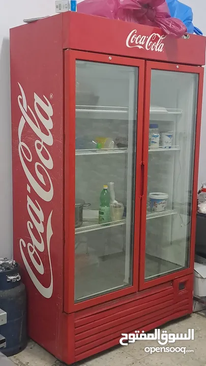 ثلاجة كوكا كولا للمحلات التجارية أو المطاعم بحالة جيدة