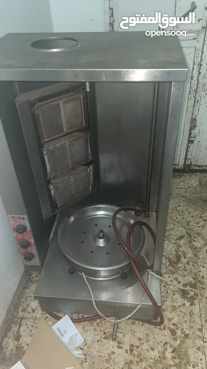 ماكنة شورما شغاله ميه الميه وتوست حجم صغير وبلاطه