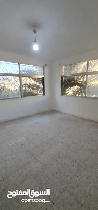 عمارة للبيع في الهاشمي شمالي موقع مميز