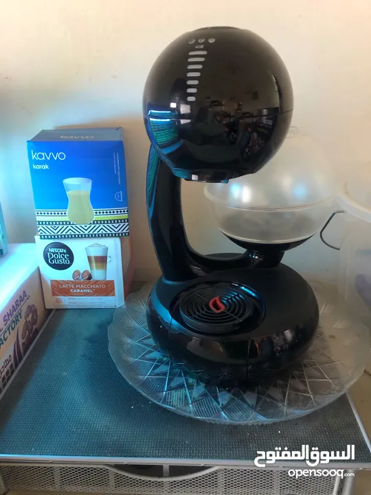 مكينة صنع القهوة والمشروبات دولسي جوتسو إسبرتا