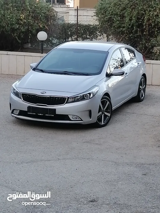 كيا K3 / موديل 2017 /فحص نخب / عداد قليل / ماتور 1600 تيربو / ديزل / اقتصاديه