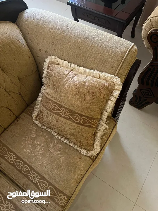 طقم كنب مستعمل للبيع 9 قطع في اربد