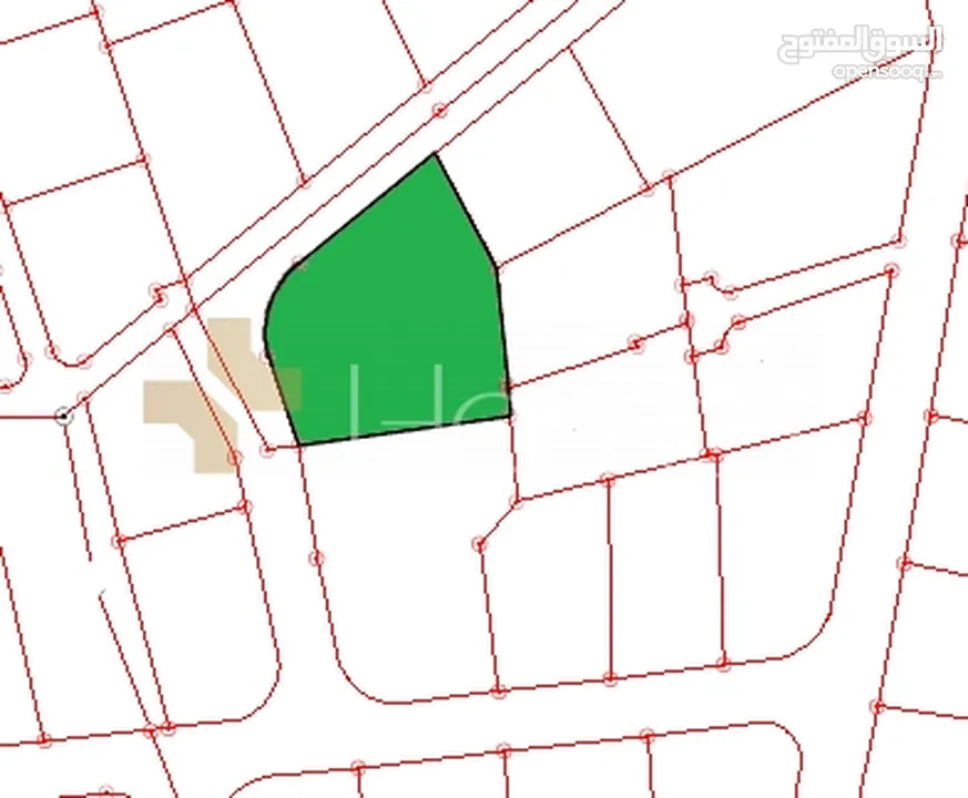 ارض سكنية للبيع تقع على شارعين  في الحمر بمساحة 2060 م