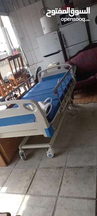 سرير طبي كهربائي