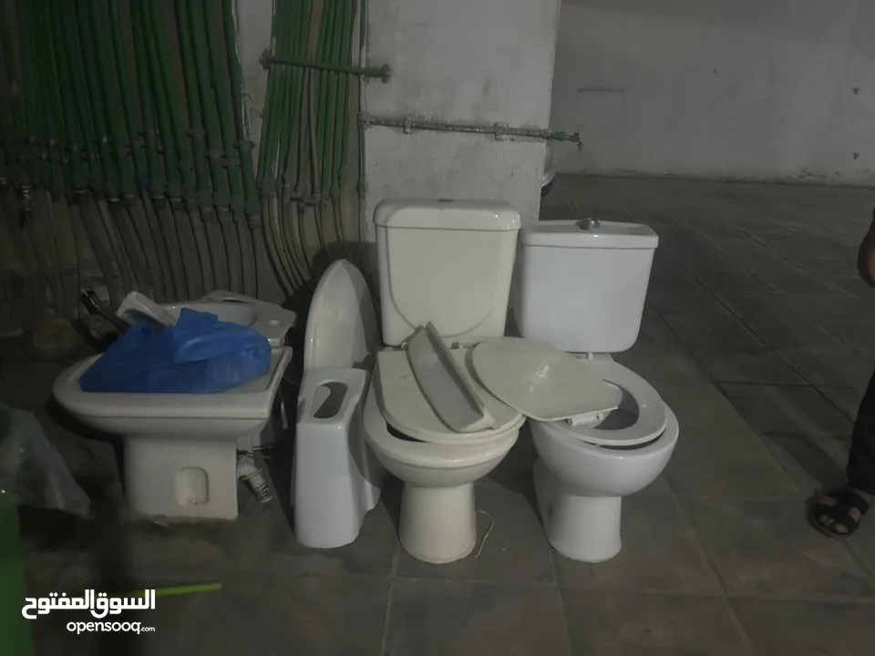 طقم حمام لون ابيضّ وبيج