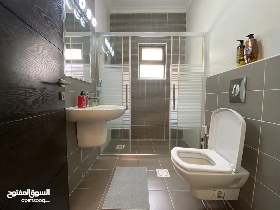 شقة فخمة مفروشة كامل للإيجار-طابق ثاني-110م-الصويفية- 3 دقايق من Swefieh village