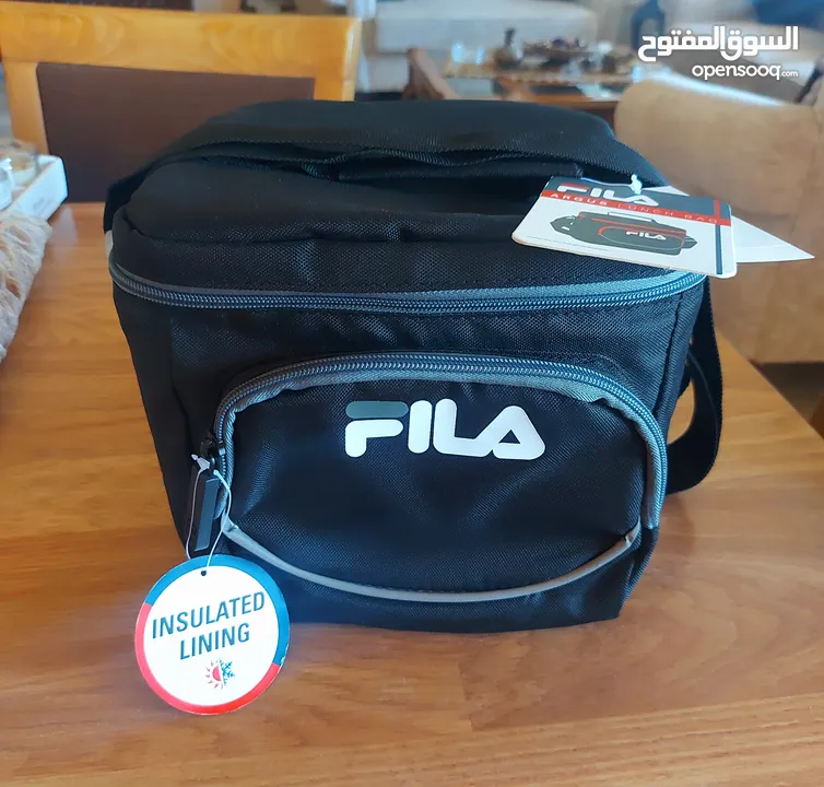 شنتة لانش بوكس جديدة اصلية حافظة للبرودة ماركة FILA صناعة كمبوديا وارد اميركا
