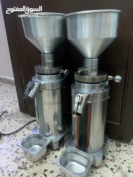 ماكينات قهوةًطحن1 فازوماكينة 3فاز حرق يمعلم  على الماكينتين بسبب الاستعجال بالبيع