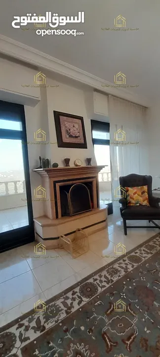 فيلا مفروشة فاخرة / ذات إطلالات رائعة/ اعلان رقم ( V119 )
