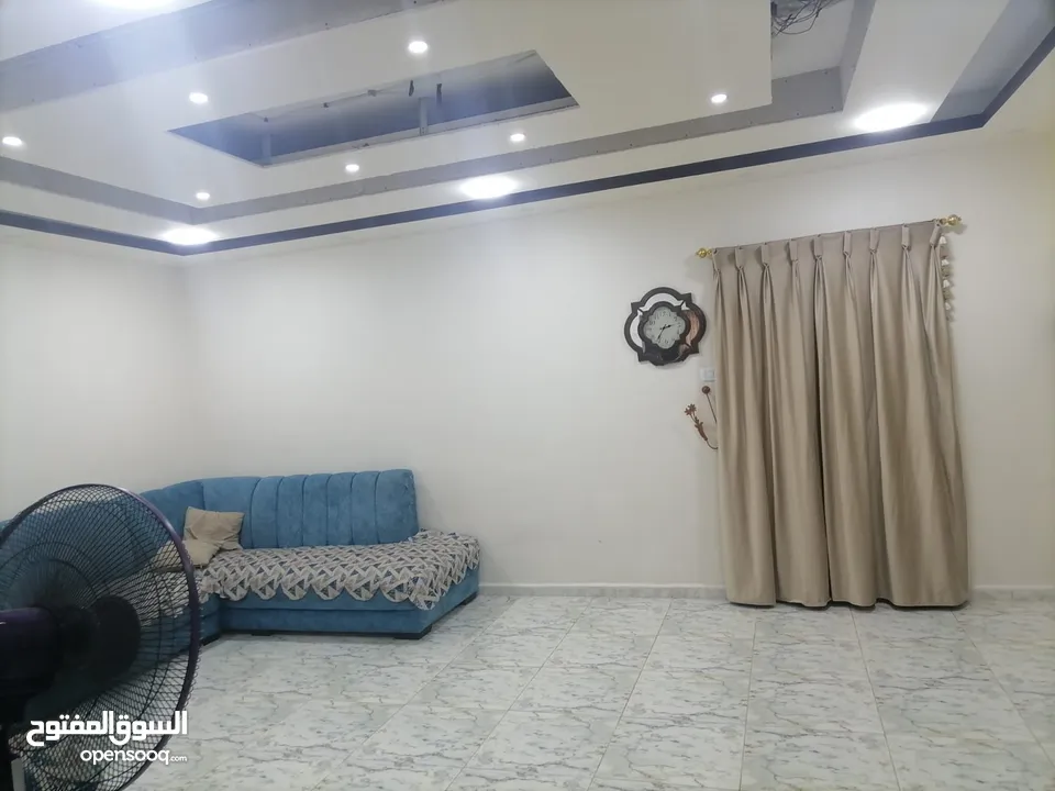 شقة شبه ارضي سوبر ديلوكس مجددة بالكامل للبيع