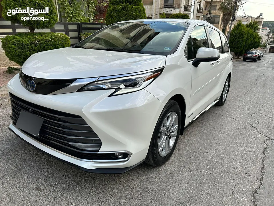 2021 Toyota Sienna Platinum Hybrid AWD