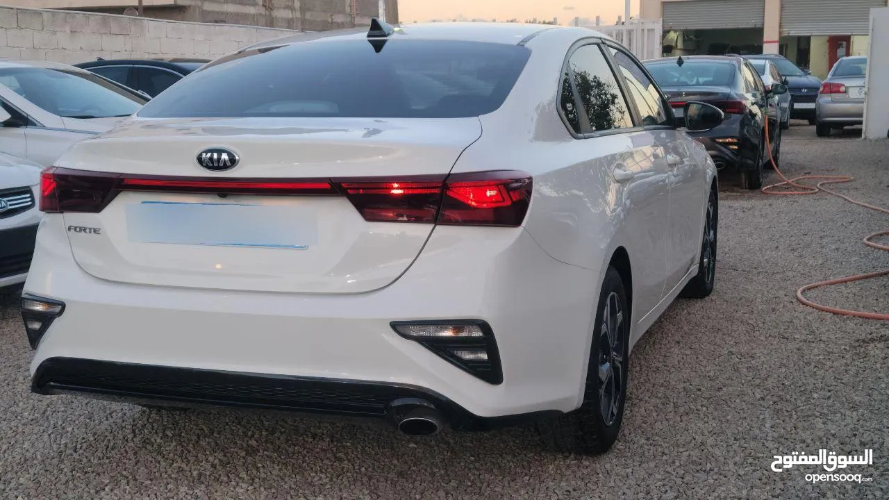 كيا فورتي جاية سليمة والعة موديل 2019 سيارة تبارك الله  KIA FORTE 2019  ماشية 91 الف ميل