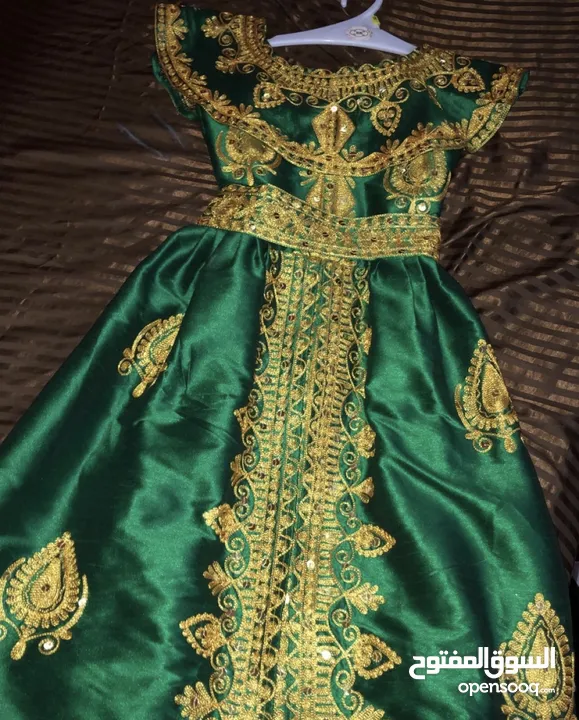 فستان عروس اخضر