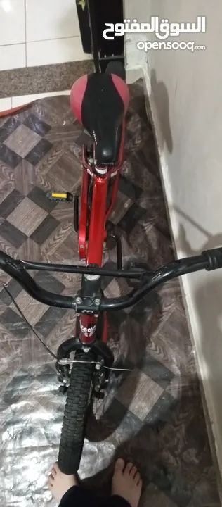 بسكليت مستعمل بحالة جيدة حجمه متوسط